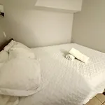 Close To Downtown - Free Parking Chicago