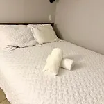 Close To Downtown - Free Parking Homestay Chicago