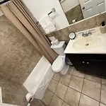 Modern 1br Free Parking Spot