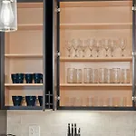 3 Bed 2 Bath Chicago Retreat W Balcony & Parking
