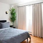 2Br Near Ohare And Transit Newly Furnished Modern