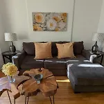 3 Bedroomin The Medical Center