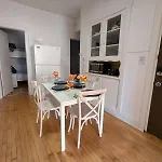 3 Bedroomin The Medical Center