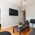Bucktown Loft - 2 Bedroom 1 Bathrom