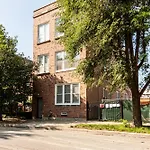 Bucktown Loft - 2 Bedroom 1 Bathrom