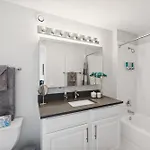 The Penthouse At Grand Plaza 4* Chicago