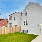 1 Mi To Garfield Park Conservatory Modern Apt!