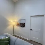 Modern Apartment Close To United Center