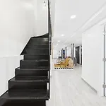 The Art Deco Dugout - Steps From Wrigley Field