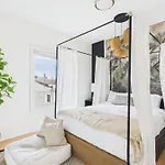 Spacious 4Br With Outdoor Oasis