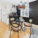 Spacious 4Br With Outdoor Oasis