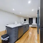 Chic Modern Comfort In Chicago