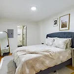Chic Modern Comfort In Chicago
