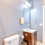 Chicago Vacation Rental Apt - 6 Mi To Downtown!