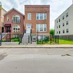 Walk To Chicagos Shops And Eats Bronzeville Duplex