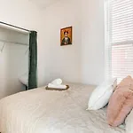 Apartment Cozy 2 Bedroom 1 Ba Flat Just 10 Mins From Downtown *