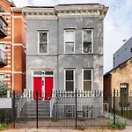 Cozy 2 Bedroom 1 Ba Flat Just 10 Mins From Downtown