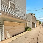 Old Town 3Bd 3Ba Coach House, Garage Parking Incl