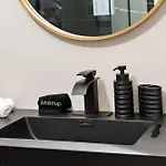 Spacious Luxury Retreat 8 Bed Oasis With 6 Baths