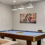 Spacious Luxury Retreat 8 Bed Oasis With 6 Baths