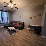 Cosy 2 Bedroom 1Bath In Roscoe Village Close To Wrigley