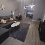 Cosy 2 Bedroom 1Bath In Roscoe Village Close To Wrigley