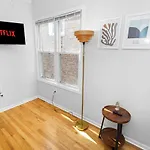 Modern 4Br Unit With Free Parking Near University Of Illinois Chicago And Medical District