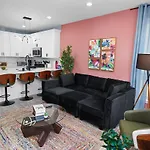 Cozy 3Br Retreat Sleeps 8 With Free Parking Near University Of Illinois Chicago, Medical District & West Loop