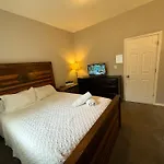 Wonderful Home Close To Downtown Chicago - Free Parking