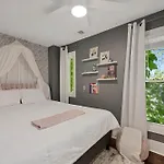 Wicker Park 4Bd 3Ba, Steps From Cta, Parking Incl Home