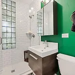 Holiday home Wicker Park 6bd 4ba, Steps From Cta, Parking Incl Chicago