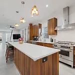 Wicker Park 6bd 4ba, Steps From Cta, Parking Incl *
