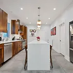 Wicker Park 6bd 4ba, Steps From Cta, Parking Incl *