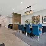 Wicker Park 6bd 4ba, Steps From Cta, Parking Incl Chicago