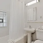 Newly Updated Vintage 6 Bedroom Single Family Home Holiday home Chicago