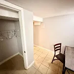 Homestay Close To Downtown - Free Parking *