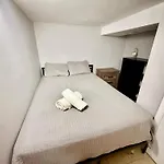 Homestay Close To Downtown - Free Parking *