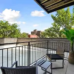 Modern 2Br2Ba Condo Free Parking And Balcony
