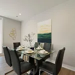 Modern 2Br2Ba Condo Free Parking And Balcony