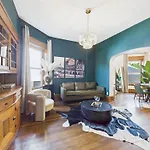 Wrigleyville Gem With Hidden Bar & Vintage Charm Chicago