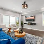 Luxhome 8 Mins Downtown * Chicago