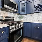 Luxhome 8 Mins Downtown Apartment Chicago