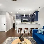 Luxhome 8 Mins Downtown *