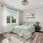 Luxhome 8 Mins Downtown