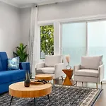 Luxhome 8 Mins Downtown Apartment