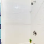 1 Mi To Blue Line Pet-Friendly Unit In Chicago!