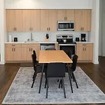 Smart Simple And Spacious 4Br Apt State 203