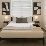 Trendy Studio In Vibrant Area - Bs007