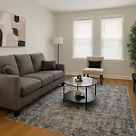 Cozy 1-Bedroom Apartment - Sunnyside 2N