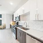 Sentral Michigan Avenue 3*